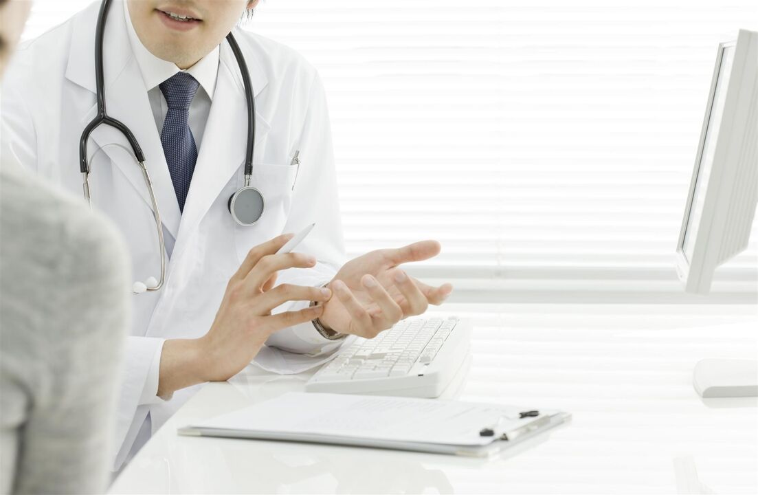 Consulta un médico se tes vermes no teu corpo